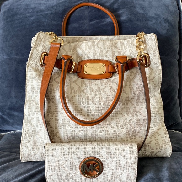 Micheal Kors large handbag - Picture 1 of 4